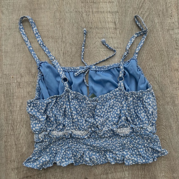 Cropped Floral Blue Tank Top - Picture 2 of 3